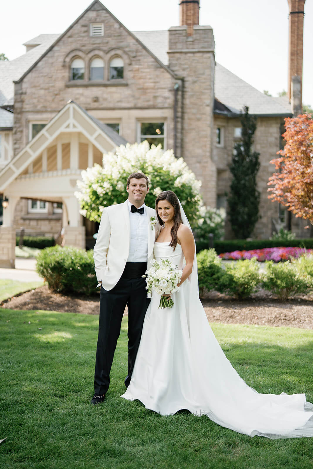 Bride and groom portrait outside Shoreby Club in Ohio