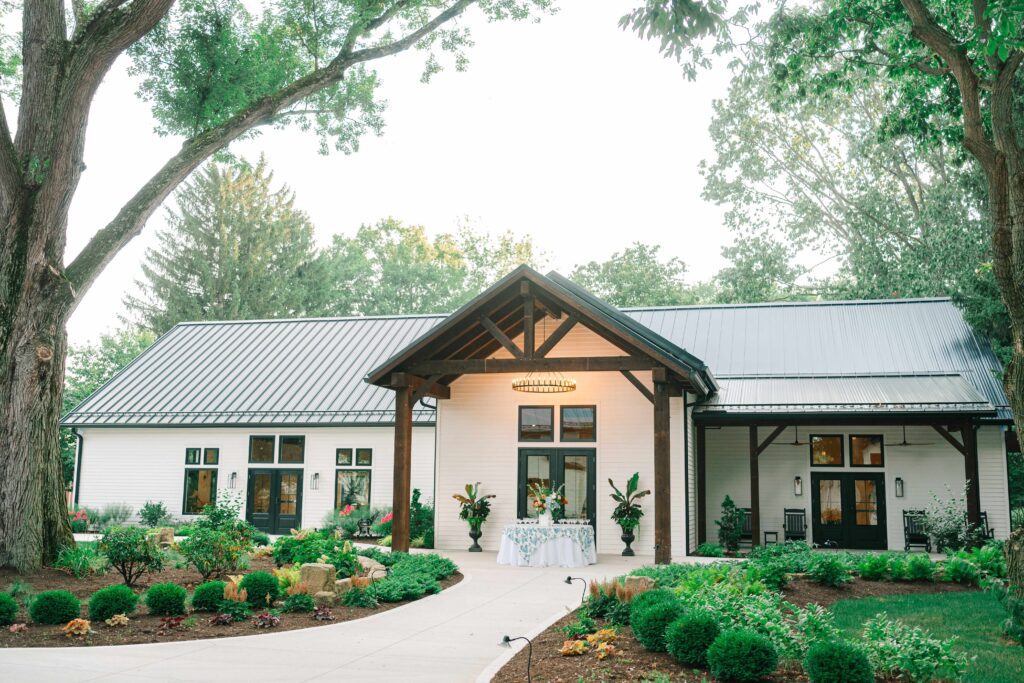 The carriage house at 1840 Manor House set up for cocktail hour