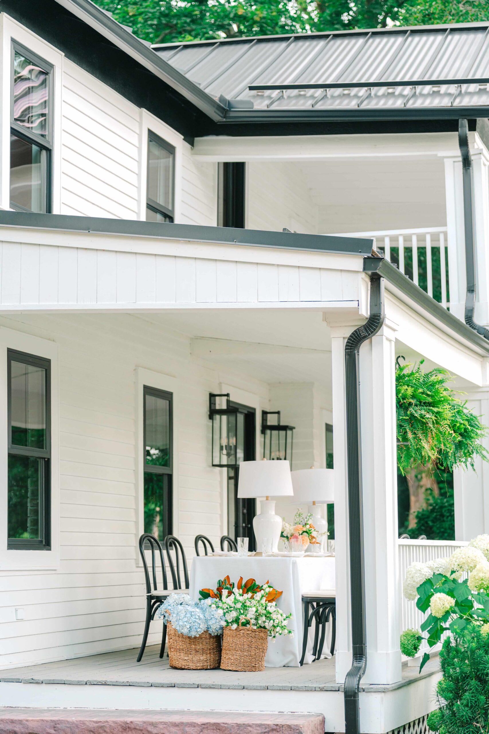 The exterior of 1840 Manor House in Akron, Ohio