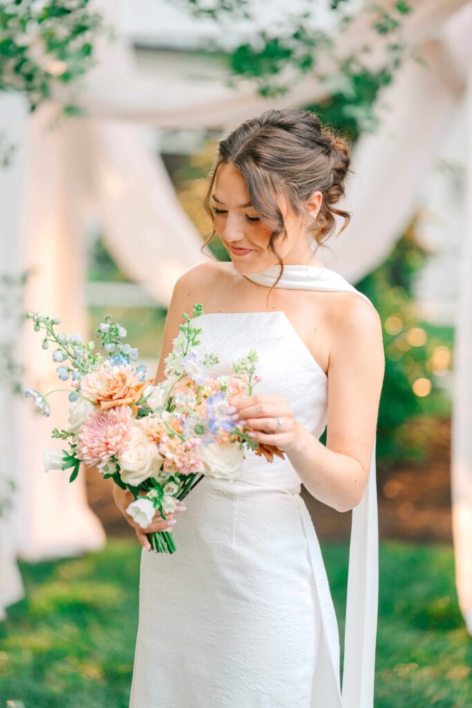 Bridal portrait with an elegant and colorful bouquet