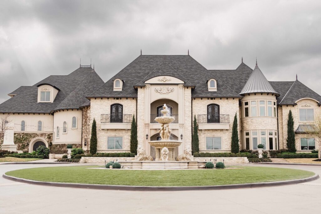 Knotting Hill Place wedding venue in  Little Elm, Texas
