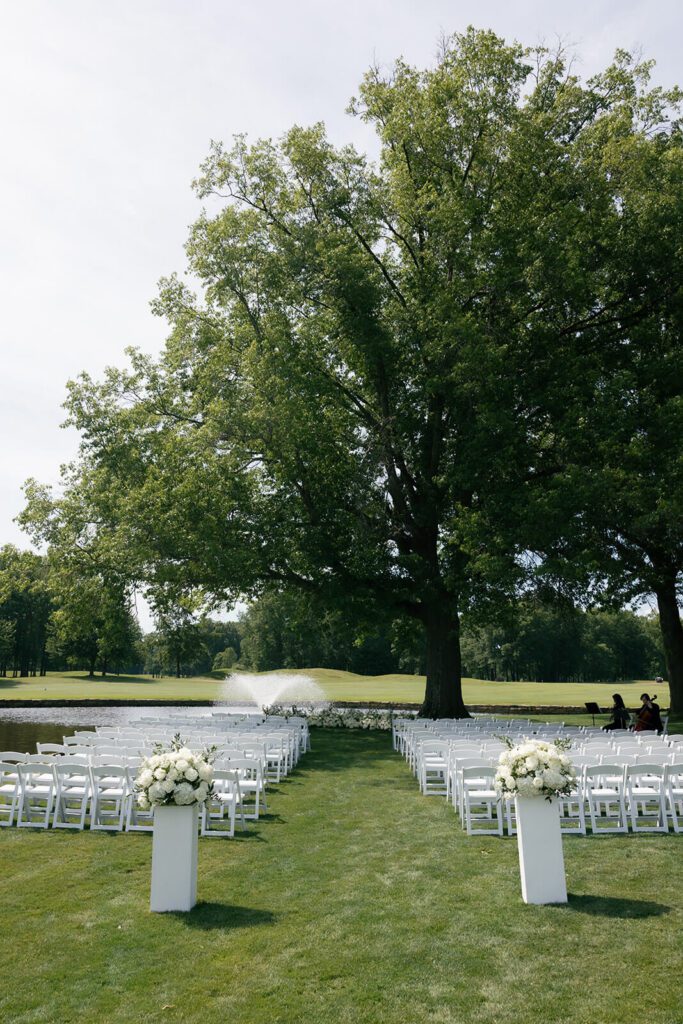 Outdoor wedding ceremony at Avalon Lakes Golf Course at The Grand Resort Ohio